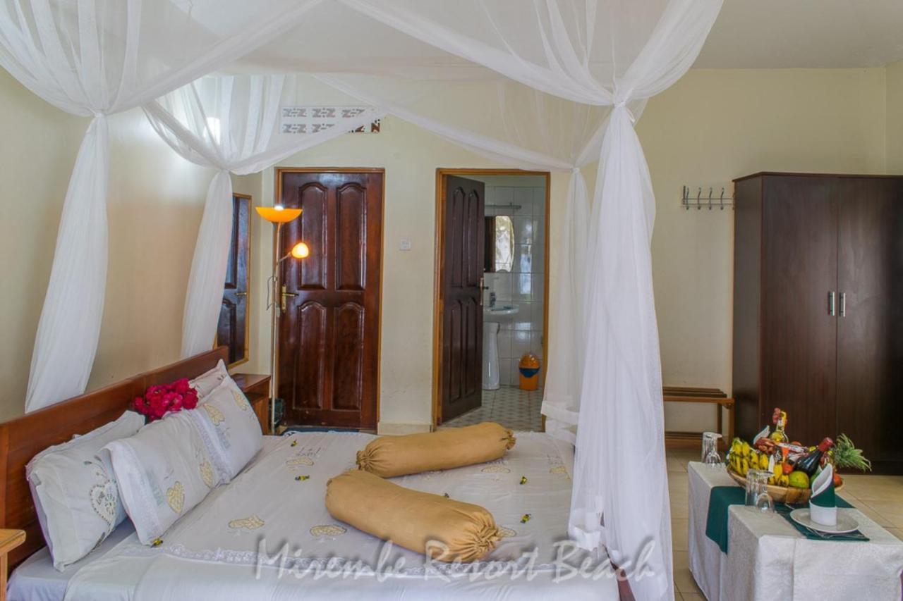 Mirembe Resort Beach Hotel Ssese Kalangala エクステリア 写真